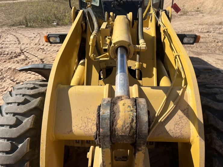 caterpillar-928g-image-41