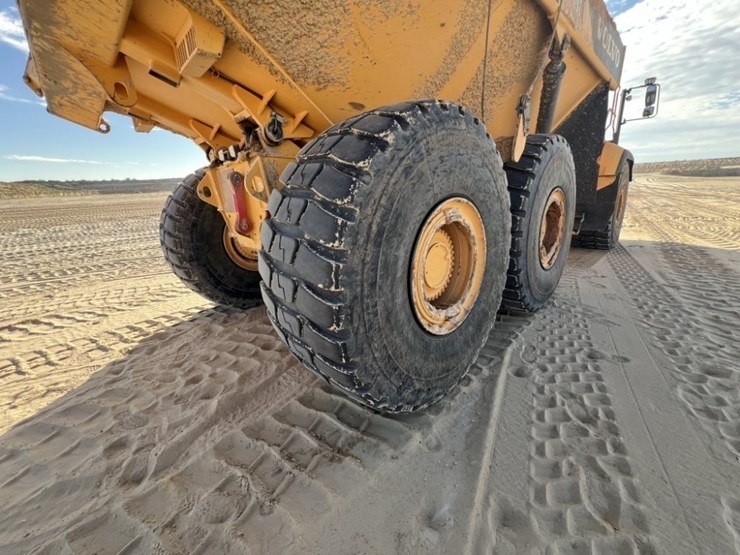 2021-volvo-a60h-image-25