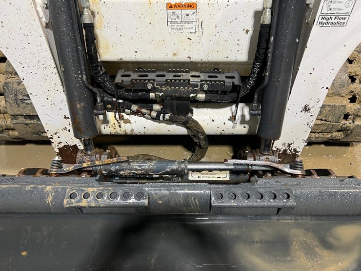 2022-bobcat-t770-image-10
