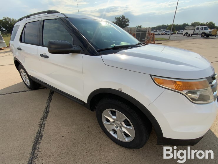 2014-ford-explorer-image-17