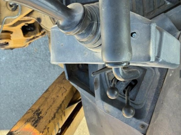 2015-deere-710k-image-23