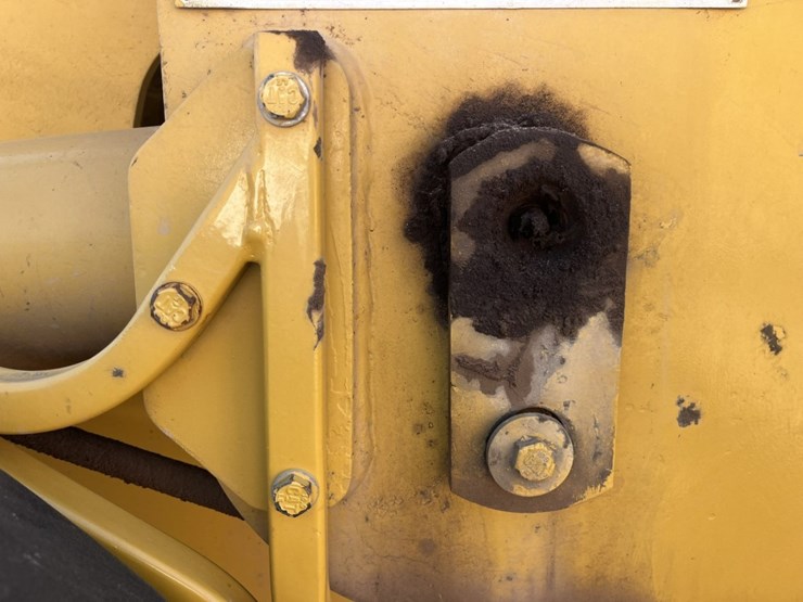 caterpillar-928g-image-32