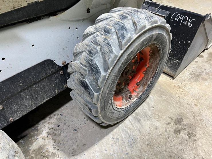 2017-bobcat-s570-image-17