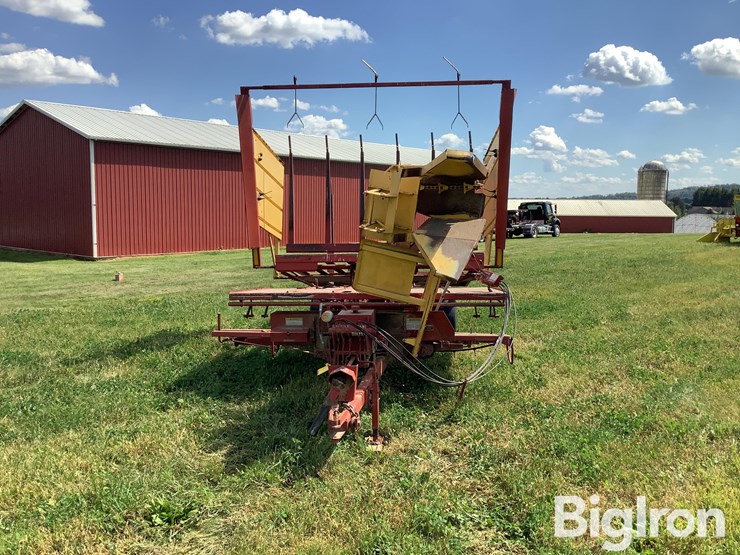 new-holland-1037-image-2