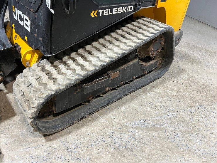 2023-jcb-3ts-8t-image-13