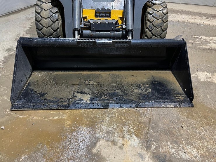 deere-332e-image-9