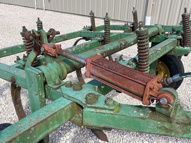 john-deere-10-image-15