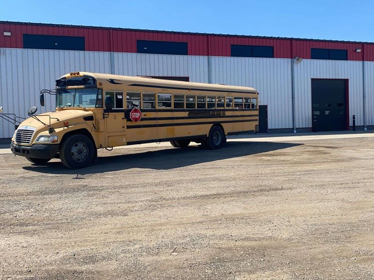 2009-blue-bird-bb-conventional-school-bus-image-2