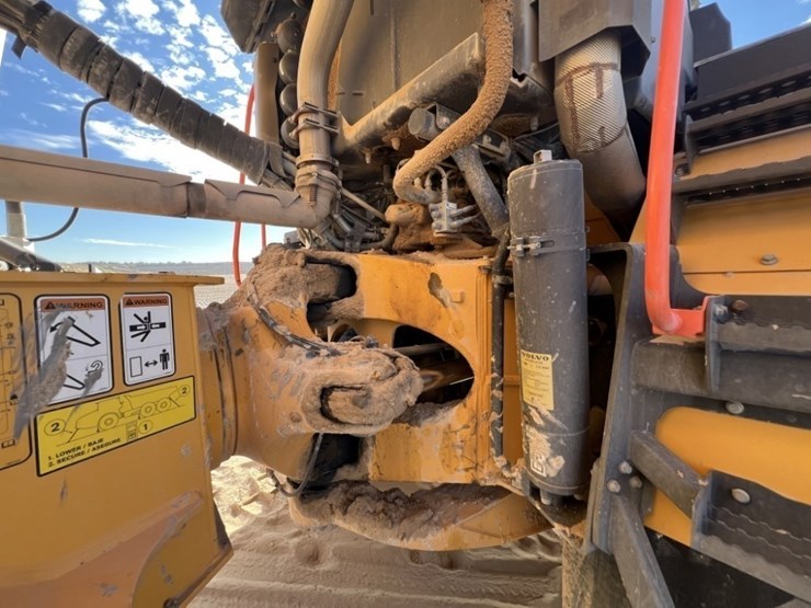2021-volvo-a60h-image-29