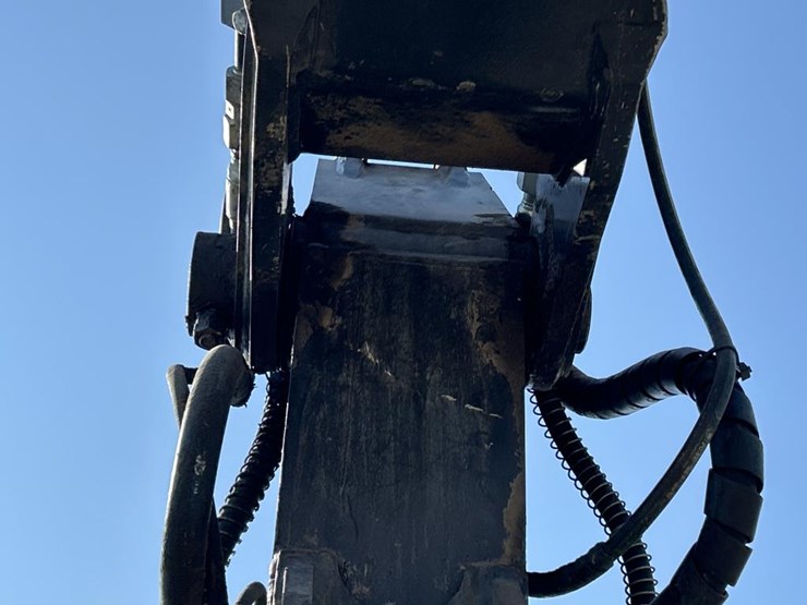 deere-75g-image-25