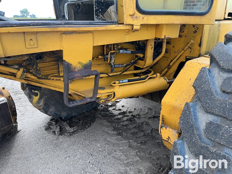 1982-deere-772a-image-10