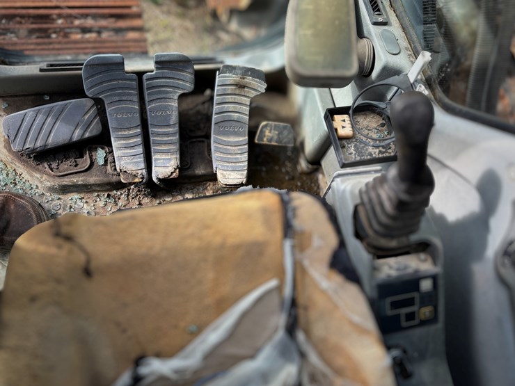 2005-volvo-ec330b-image-9