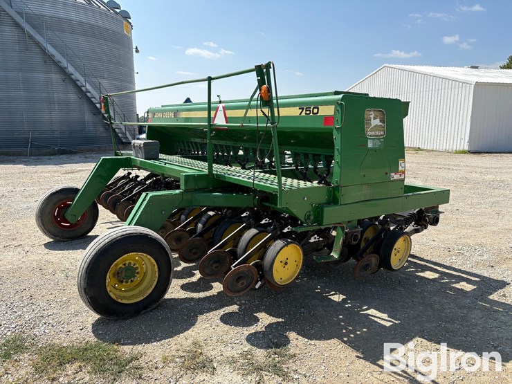 john-deere-750-image-5