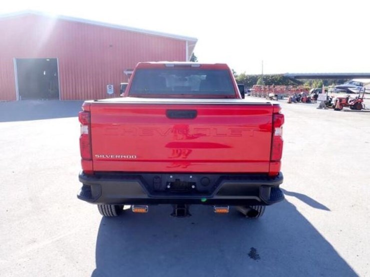 2022-chevrolet-2500hd-image-6