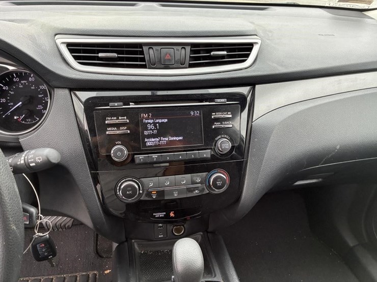 2016-nissan-rogue-image-12