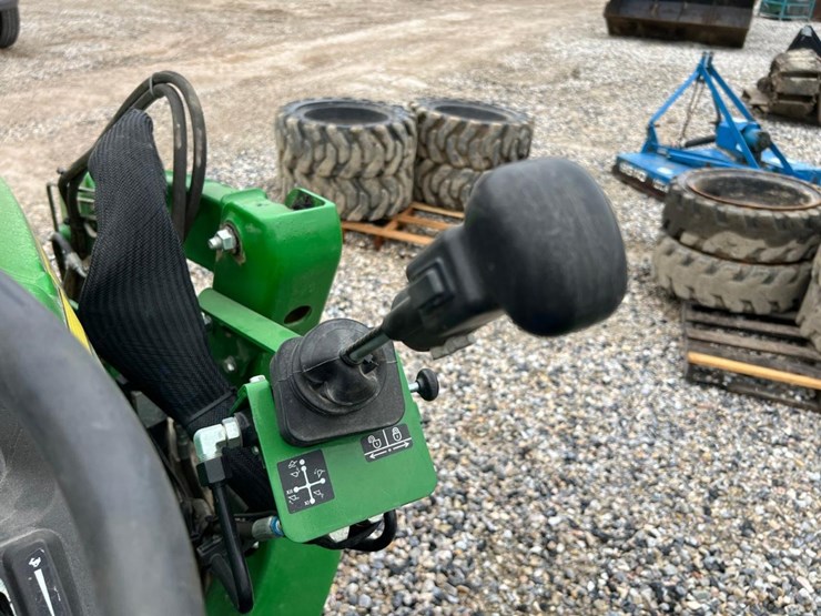 2021-john-deere-3025e-image-27