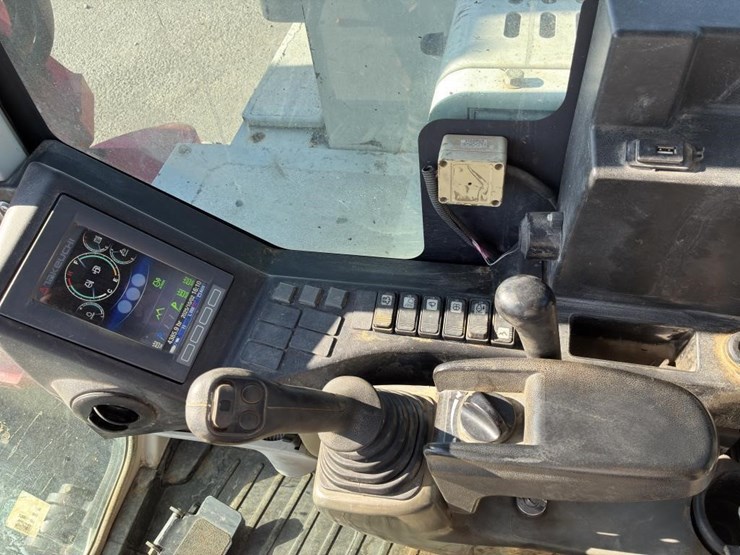 2017-takeuchi-tb2150-image-26