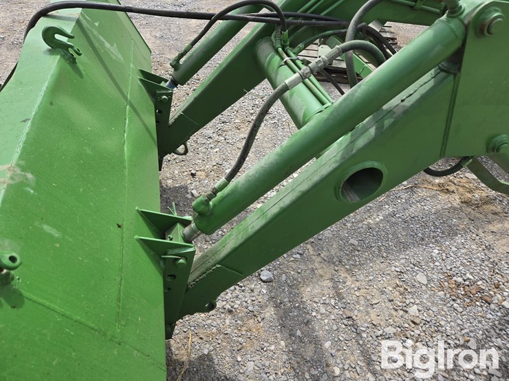 john-deere-148-image-11