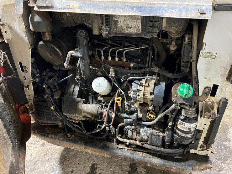 2015-bobcat-t550-image-17
