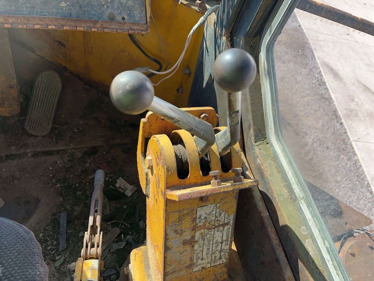 clark-125-wheel-loader-image-20