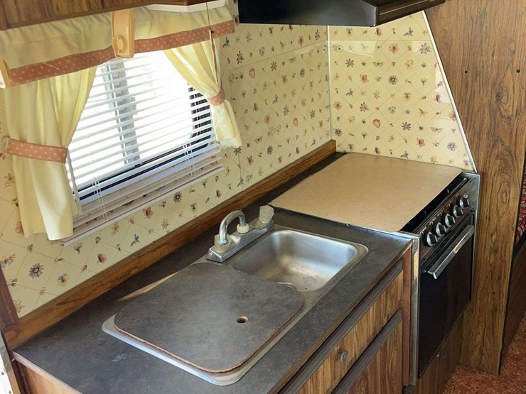 1980-sportsman-b-300-motorhome-image-19