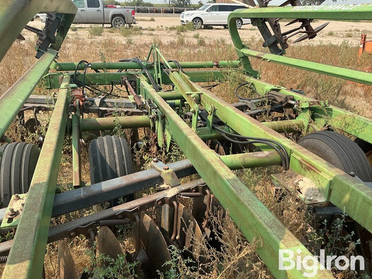 john-deere-235-image-20