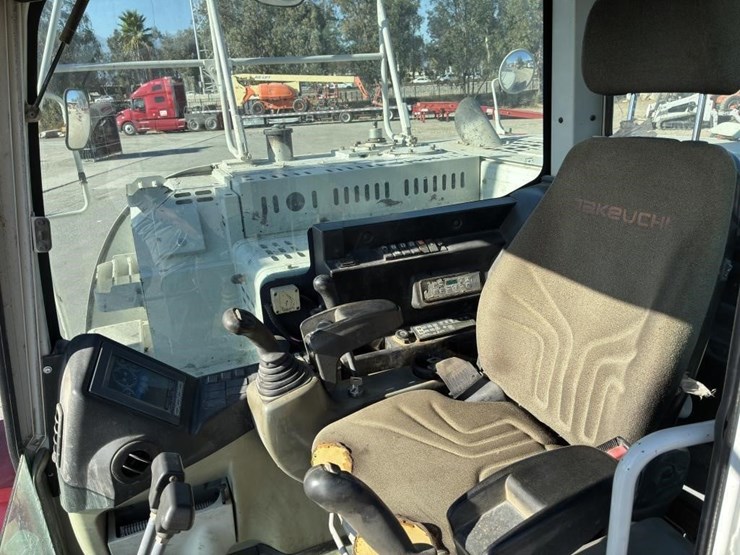 2017-takeuchi-tb2150-image-22