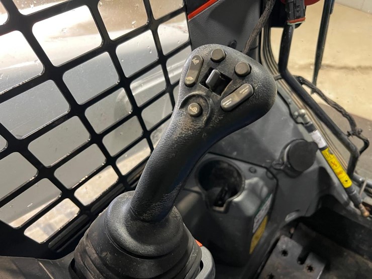 2021-bobcat-t76-image-28