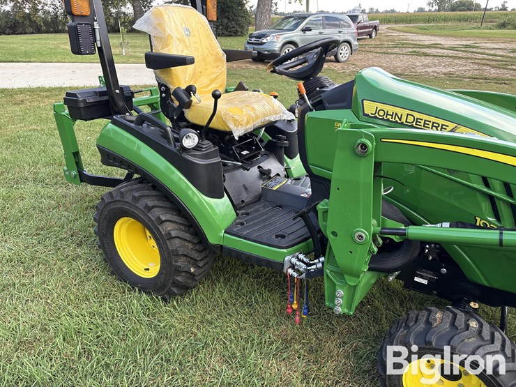2021-john-deere-1025r-image-14