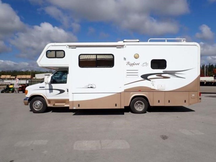 2007-big-foot-30mh26sl-26-ft-s/a-class-c-motorhome-image-7