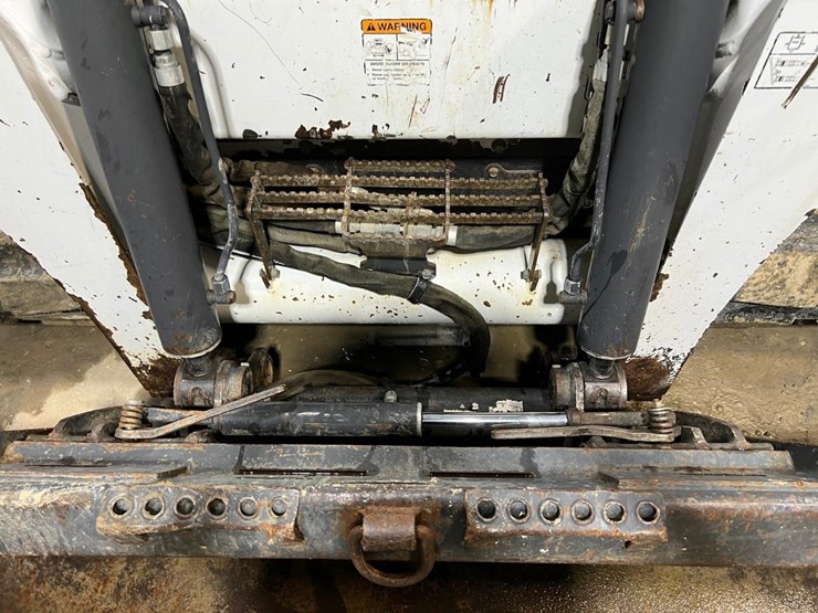 bobcat-t870-image-10