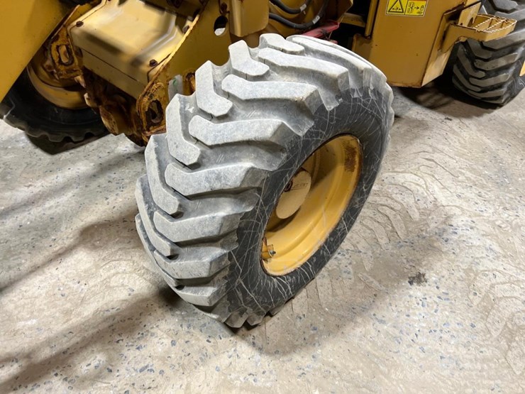 2021-caterpillar-903d-image-14