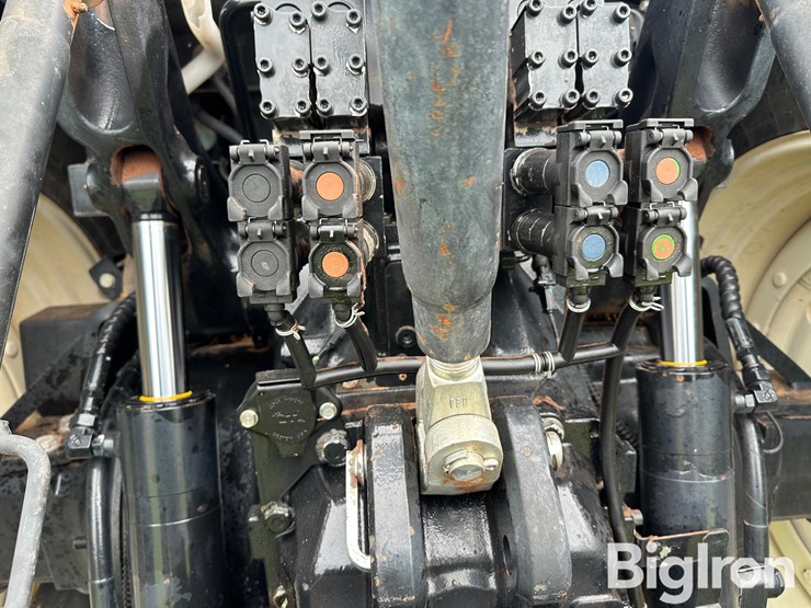 2014-new-holland-t7.250-image-12