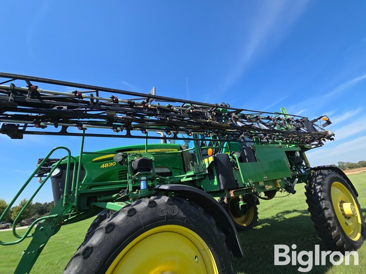 2011-john-deere-4830-image-10