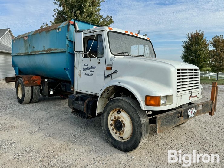 1997-international-4700-image-3