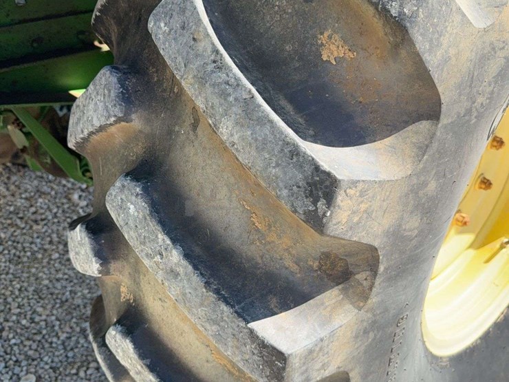 john-deere-4425-image-21