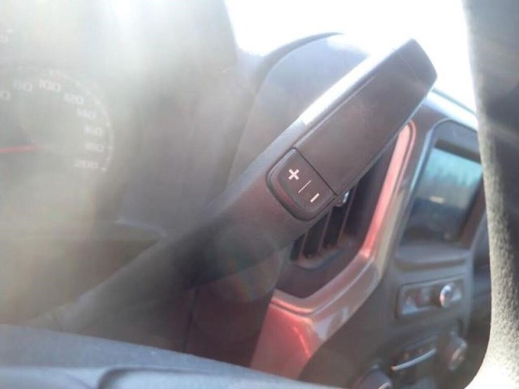 2022-chevrolet-2500-image-18