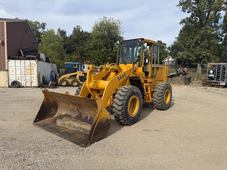 deere-544e-image-1