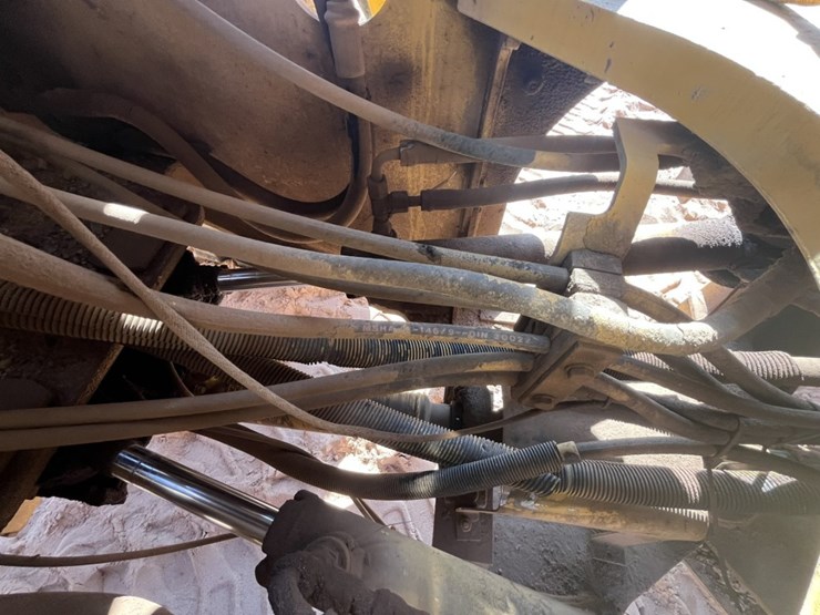caterpillar-928g-image-59