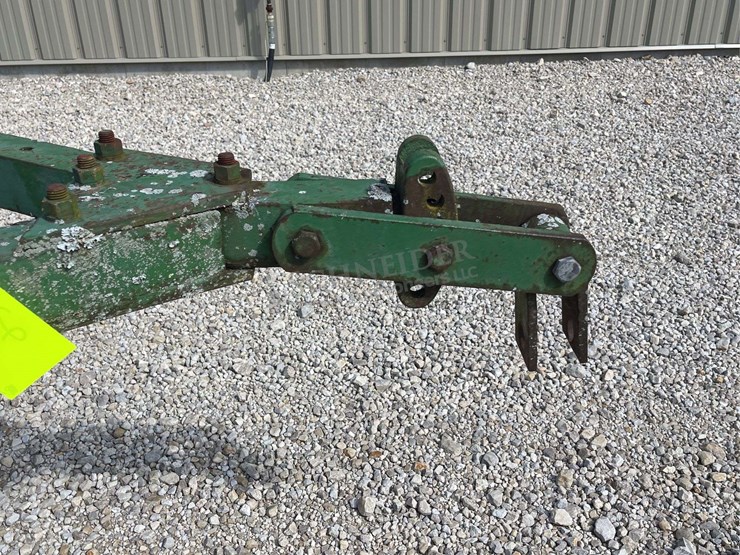 john-deere-10-image-16