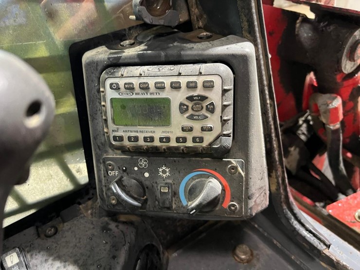takeuchi-tl10v2-image-28