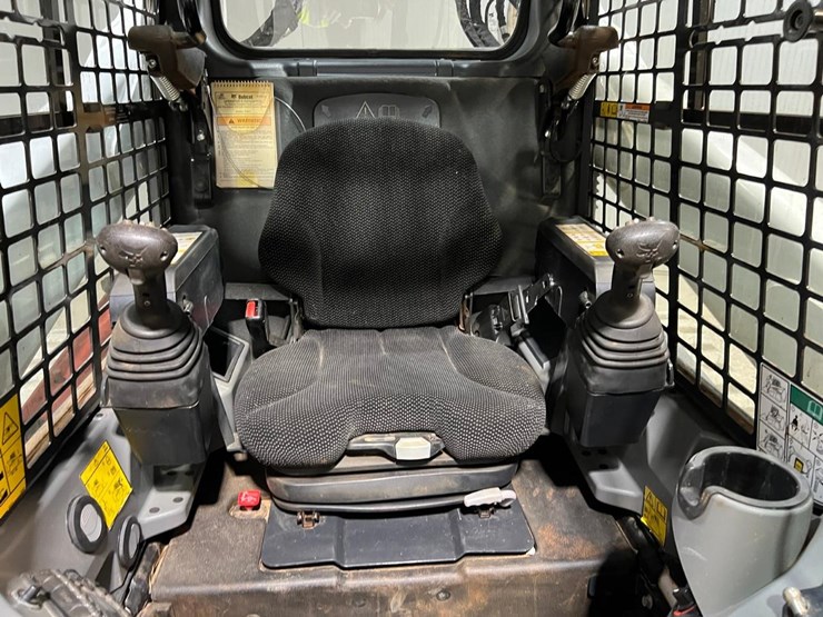 2023-bobcat-t770-image-21