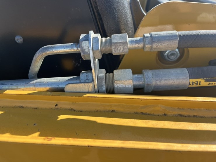 2012-caterpillar-272d-image-23