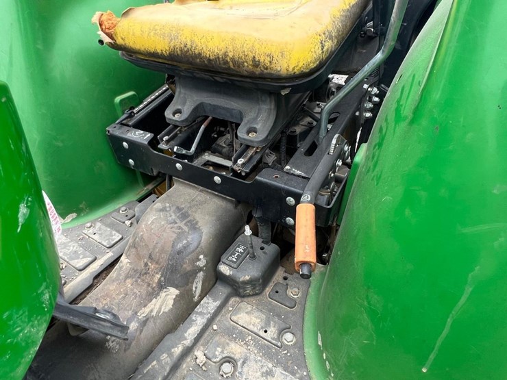 2021-john-deere-3025e-image-21