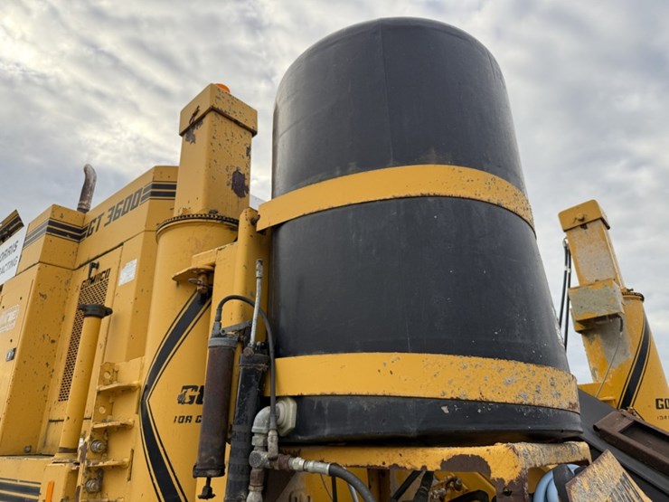 #1415-•-gomaco-gt3600-curb-machine-image-85