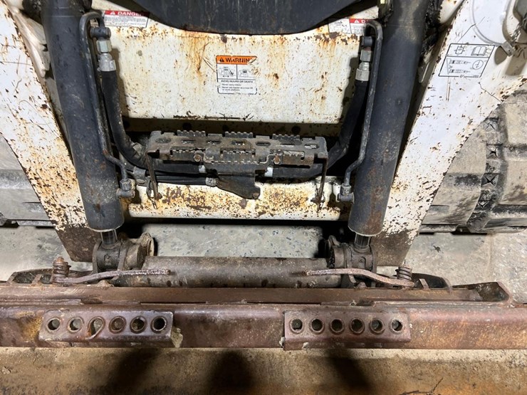 2016-bobcat-t740-image-10