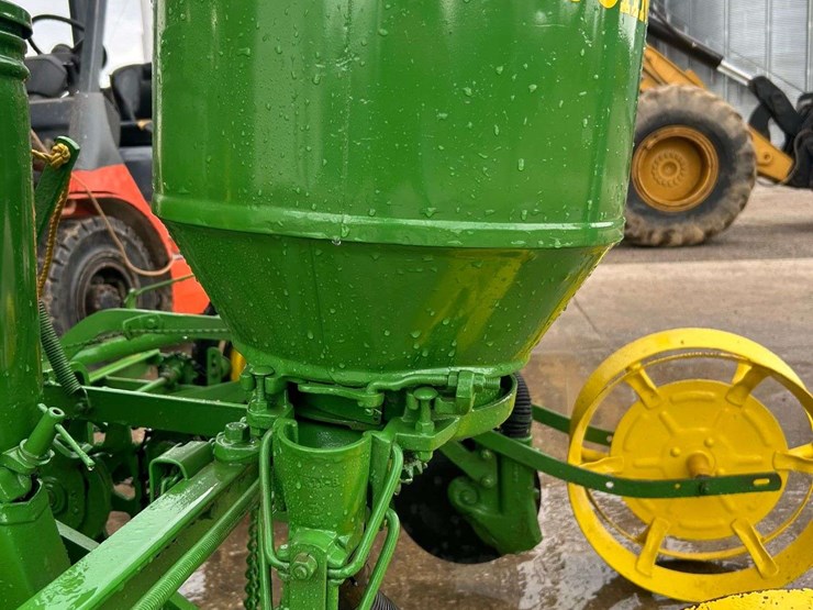 john-deere-2r-image-3