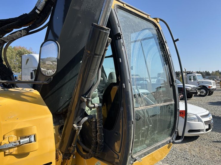 deere-75g-image-54