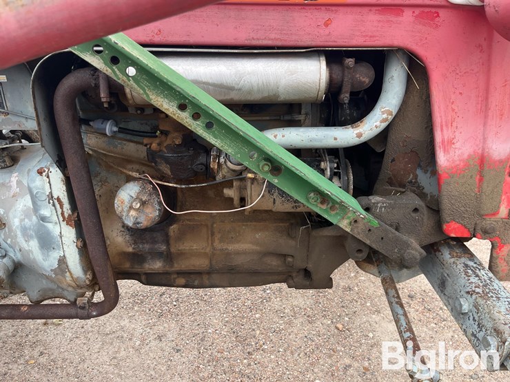 1963-massey-ferguson-65-image-18