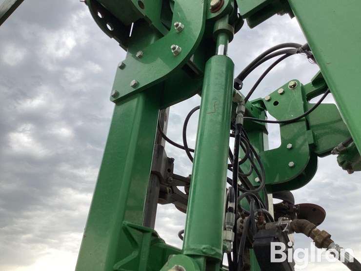 2014-john-deere-2510h-image-14